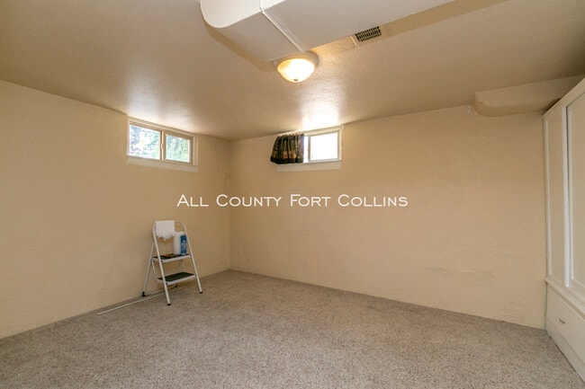 Building Photo - Upscale Glenmere Park Bungalow