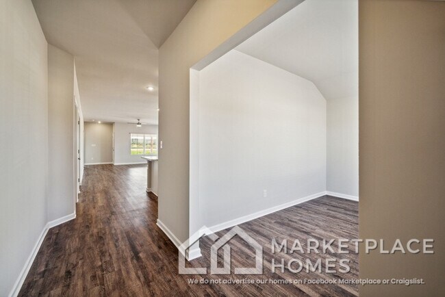 Building Photo - 4022 Ryan Dr SW