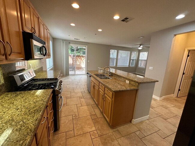 Building Photo - Beautiful 4  bedroom, 2.5 bath home in Garin Ranch