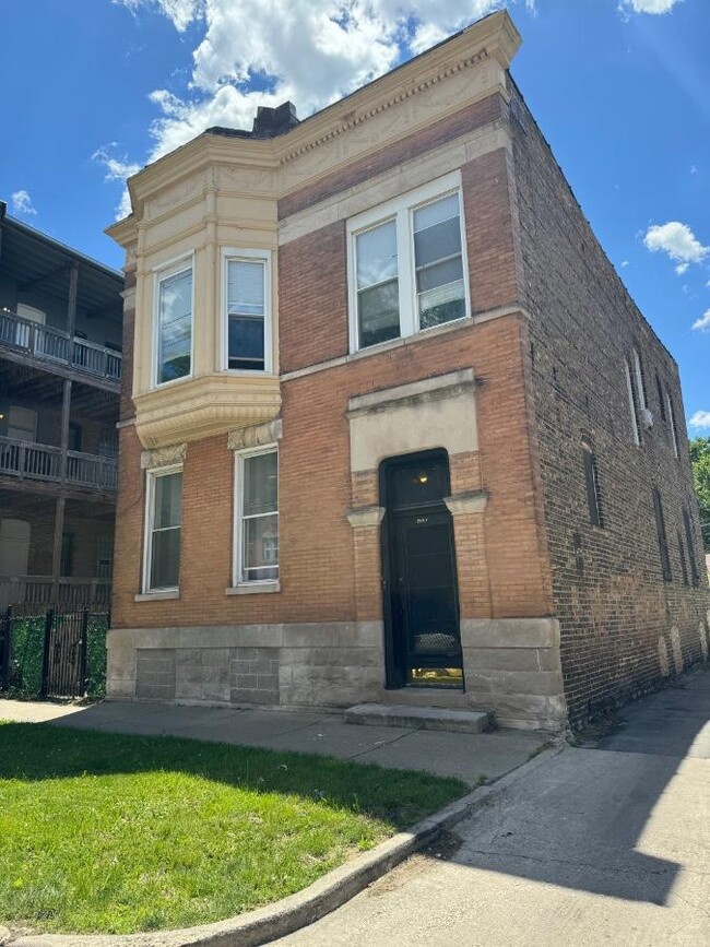 Primary Photo - 4 bedroom in CHICAGO IL 60637