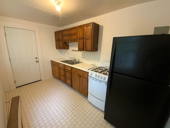 Building Photo - 1400 Bass Ave