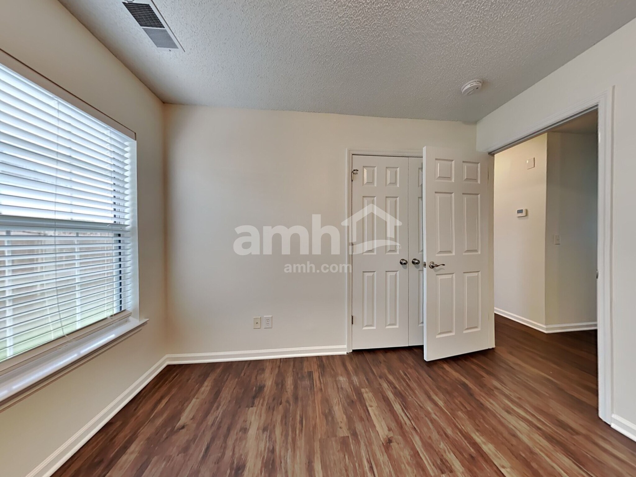 Building Photo - 114 Blue Jasmine Ln