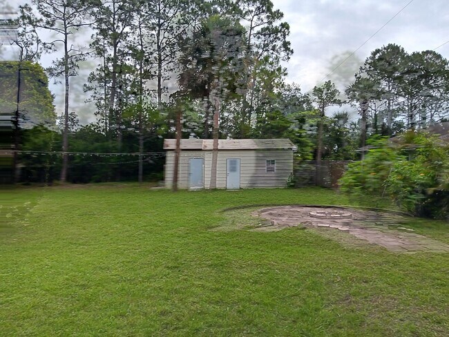 Building Photo - 3 Bedroom 1 Bath Home with Fully Fenced Backyard for Rent in SE Palm Bay