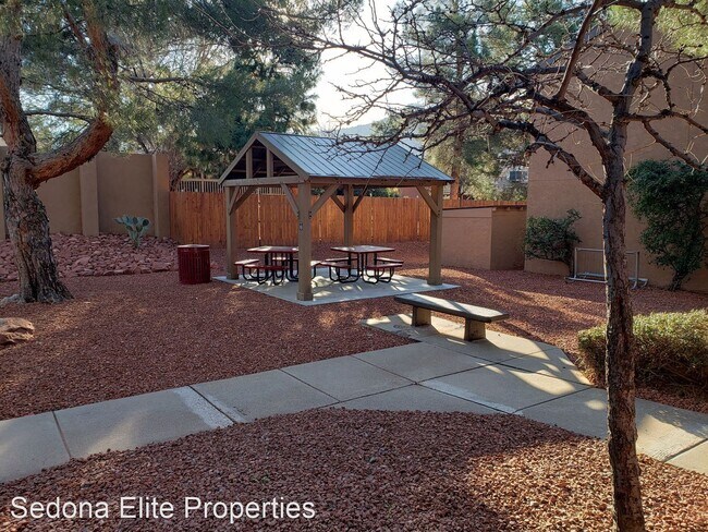 Building Photo - 120 E Cortez Dr