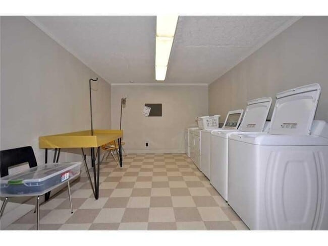 Building Photo - 1230 Piedmont Ave NE