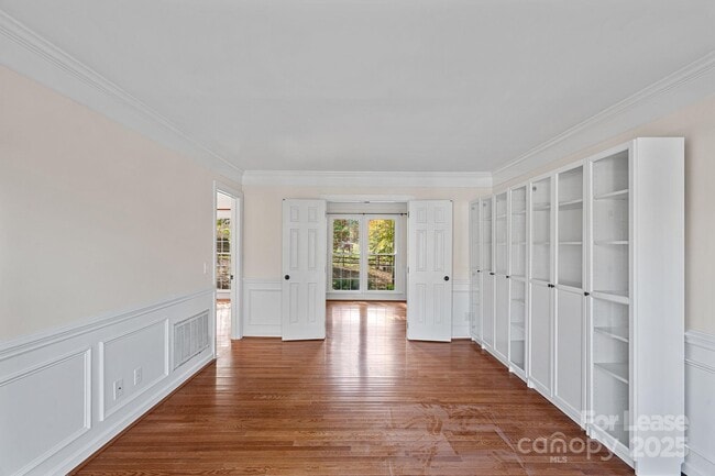 Building Photo - 7117 Kinsmore Ln