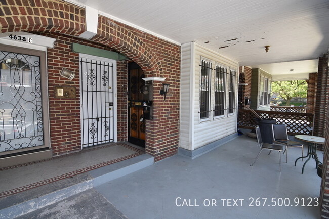 Building Photo - Great 3BR/2BA unit with Central air and la...