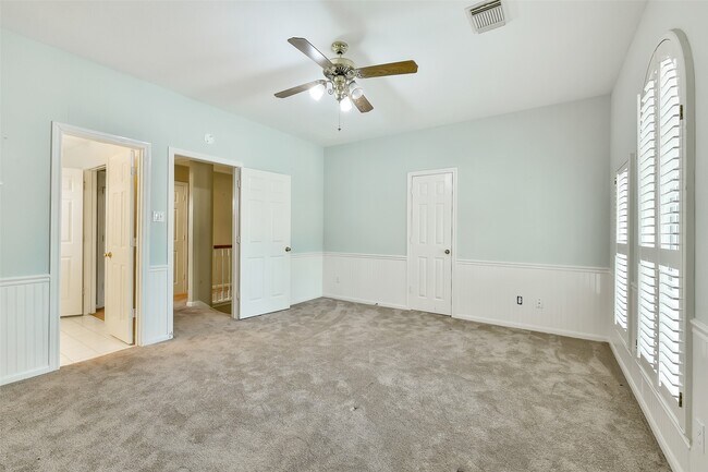 Building Photo - 5803 Song Ridge Ct