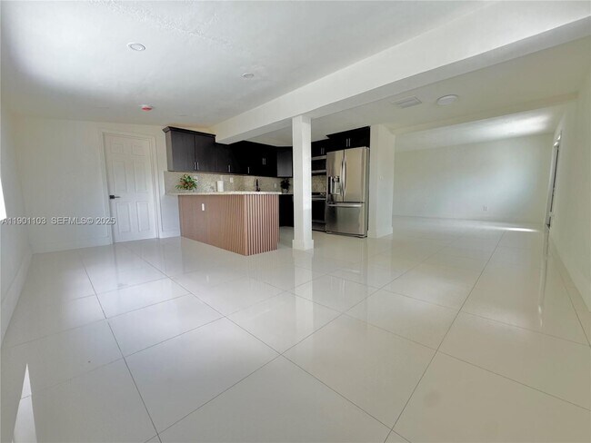 Building Photo - 5101 SW 112th Pl