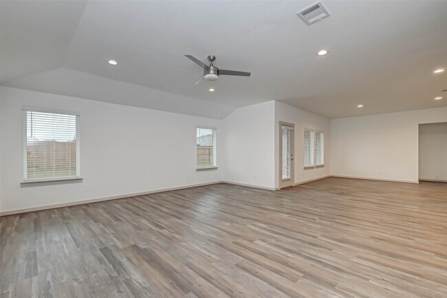 Building Photo - 3418 Lake Landing Ln