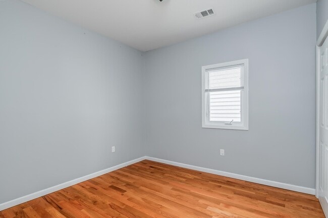 Building Photo - 164 Avenue B