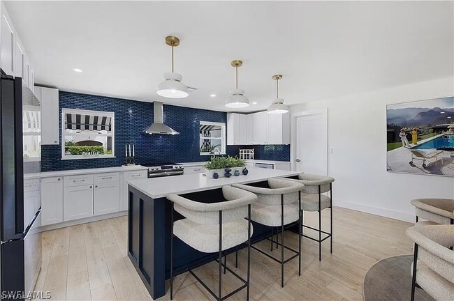 Building Photo - 1600 Curlew Ave