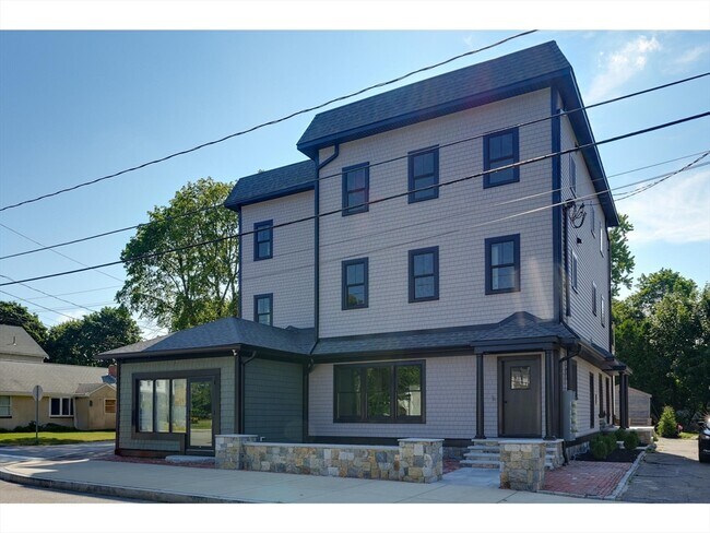 Building Photo - 369 Grant St