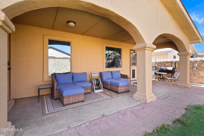 Building Photo - 14351 Spanish Point Dr