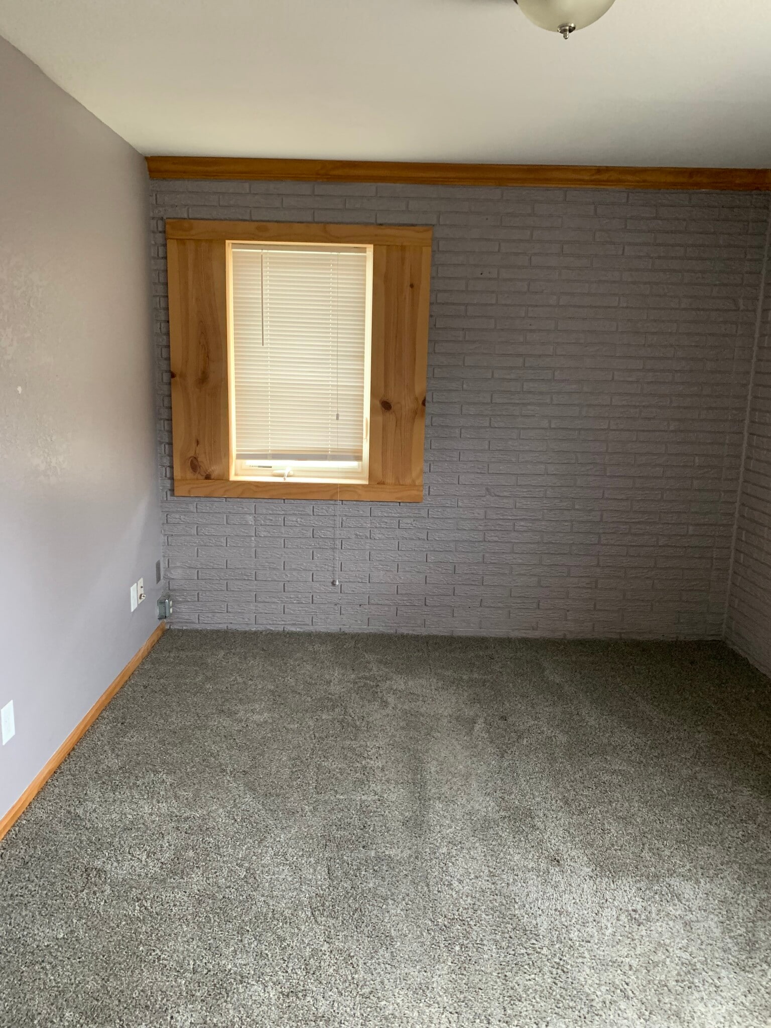 Building Photo - 2237 Hampshire Ave S