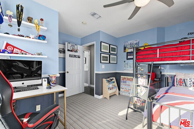 Building Photo - 5176 Don Pio Dr