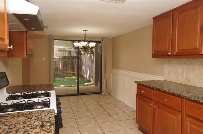 Building Photo - 6525 Hart Ln