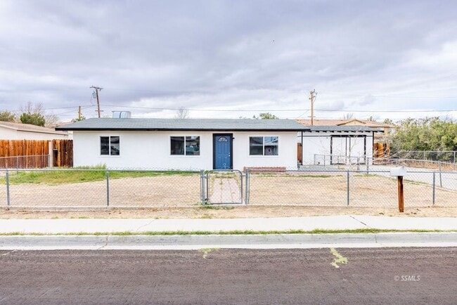 Primary Photo - Beautiful fully remodeled 3 bedroom