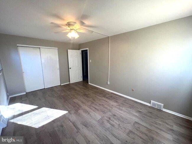 Building Photo - 371 Avon St