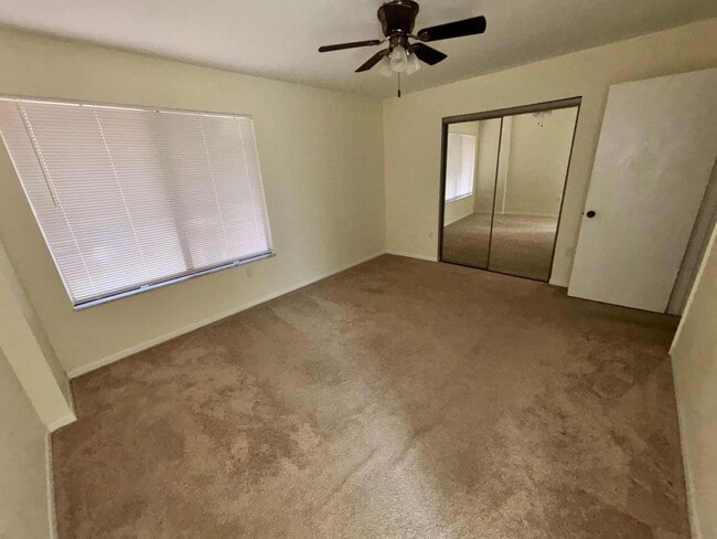 Building Photo - 2-bedroom, 2.5-bathroom townhome