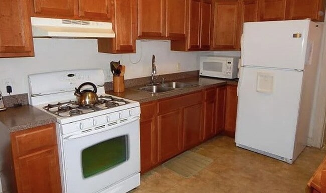 Building Photo - Historic 5 Bed 1.5 Bath in York