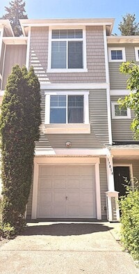 Building Photo - Beautiful 2BD/1.5BA Condo located in the Edgewater at South Hill