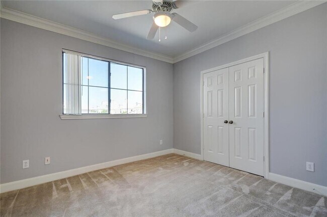 Building Photo - 7701 Rialto Blvd