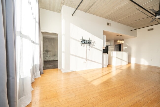 Building Photo - 1 Cool Blow St