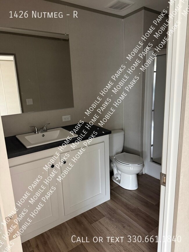 Building Photo - 1426 Nutmeg-R