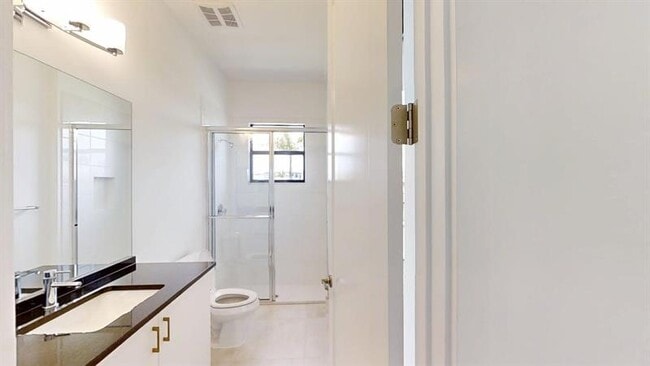 Building Photo - 8299 Essex Country Clb Dr