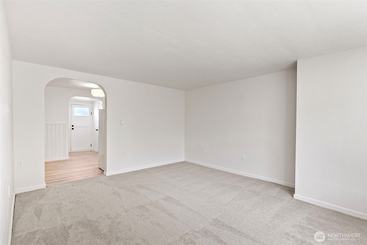 Building Photo - 816 8th St