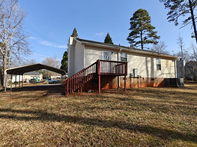 Building Photo - 11 Silver Spur Ct