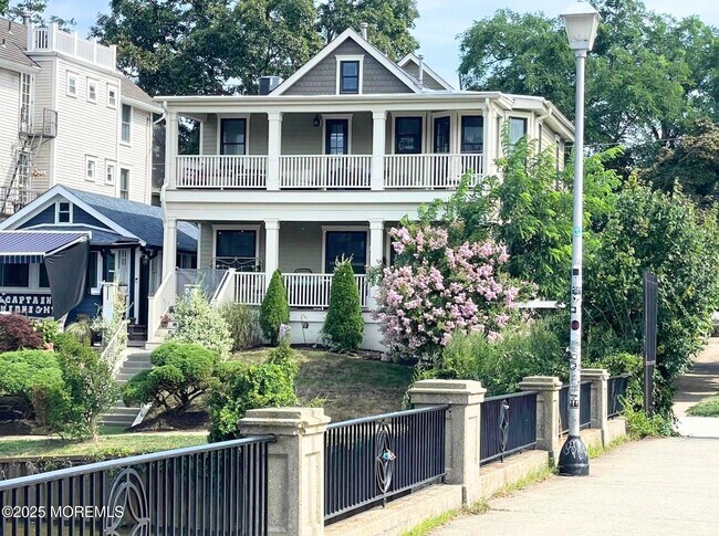 Primary Photo - 102 Lake Ave