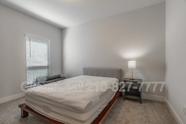 Building Photo - 1149 Cadogan Squire