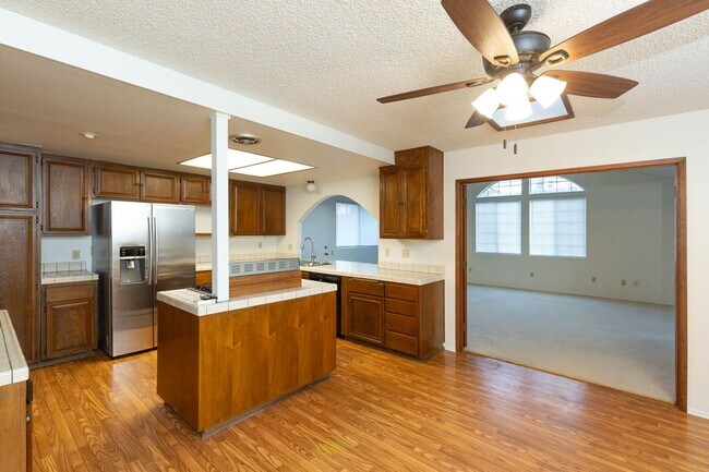 Building Photo - Single Story 3 Bed 2 Bath Home in Poway- Silverset Park