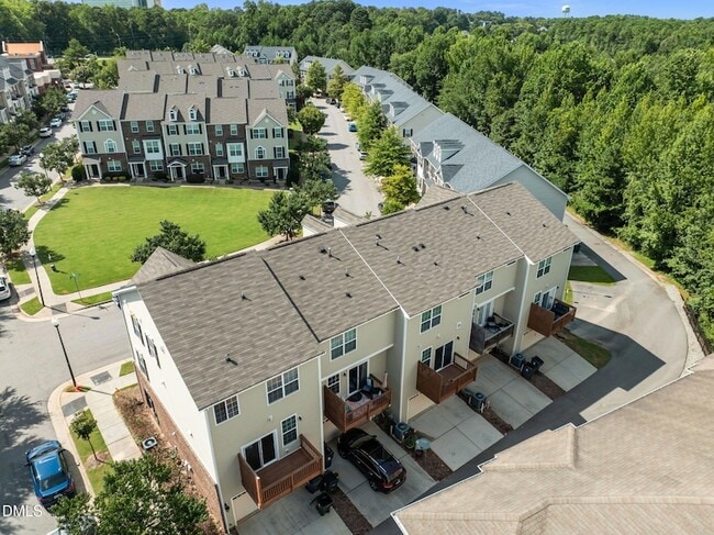 Building Photo - 6052 Kentworth Dr