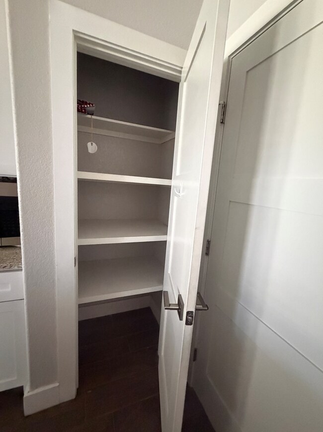 Building Photo - 2408 Birkdale Ln