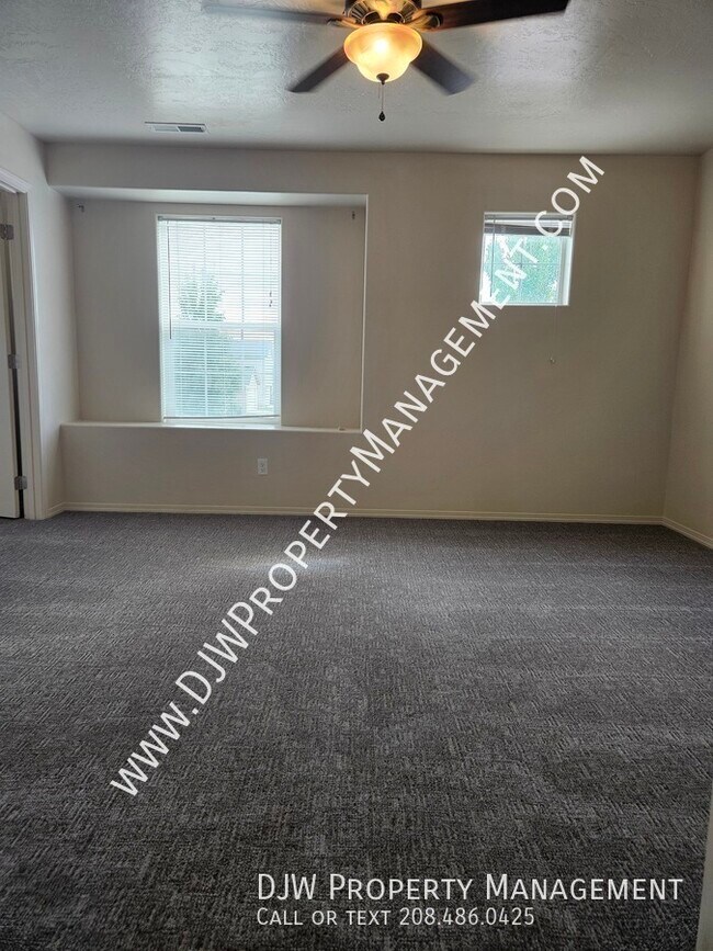 Building Photo - 4110 W Meadowpine St