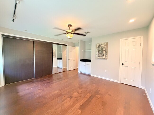 Building Photo - 5019 Yarwell Dr