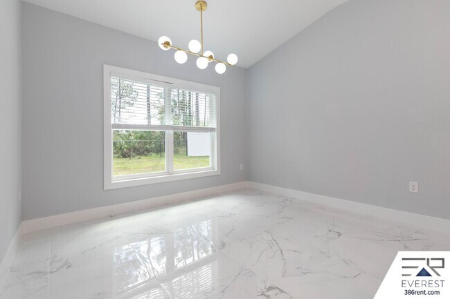 Building Photo - FULLY FENCED, LIKE NEW, CUSTOM BUILT 3/2/2 ON A CUL DE SAC IN DESIRABLE QUAIL HOLLOW
