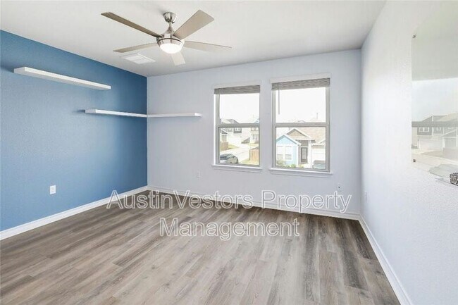 Building Photo - 15801 Crissom Ln