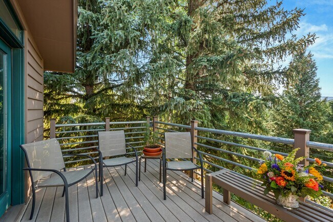 Building Photo - 15 Terrace Dr