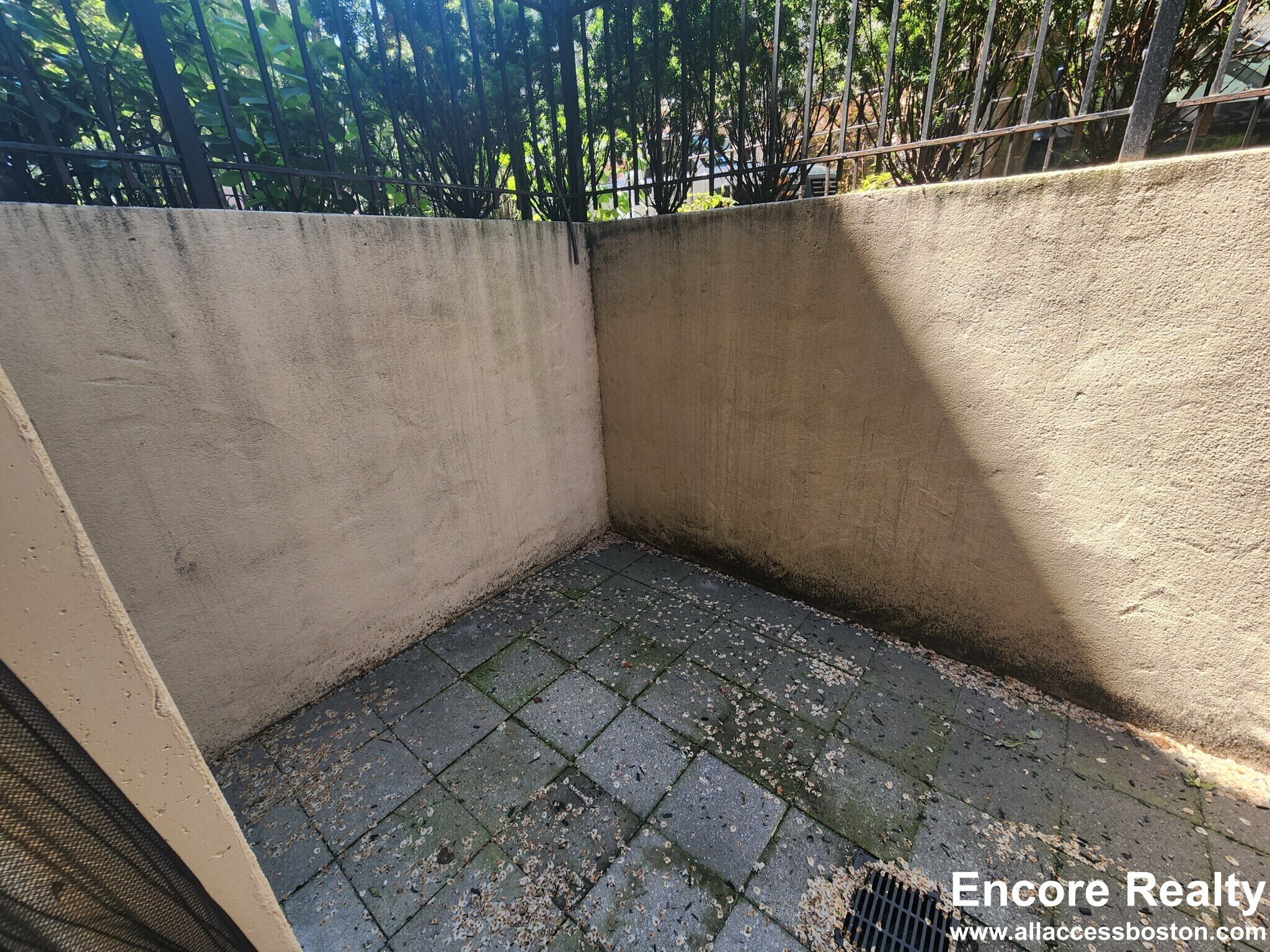 Building Photo - 24 Queensberry St