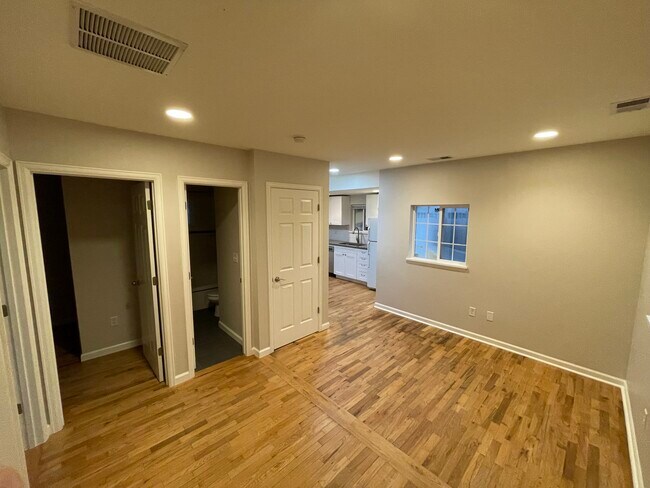 Building Photo - Cheesman St. BR