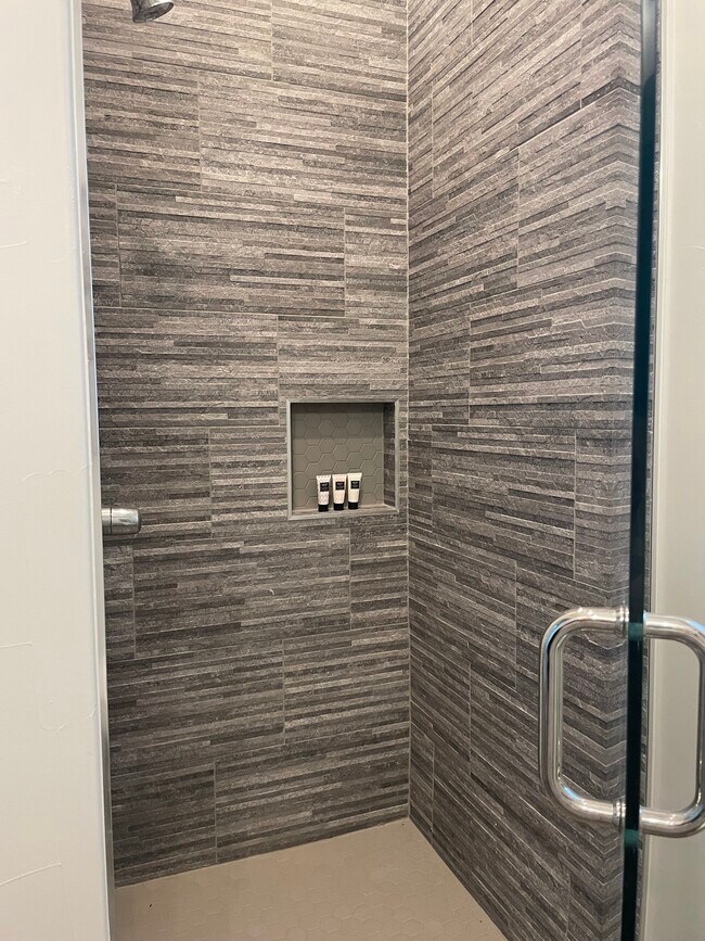 3rd Bathroom Shower - 19601 Flying J Blvd