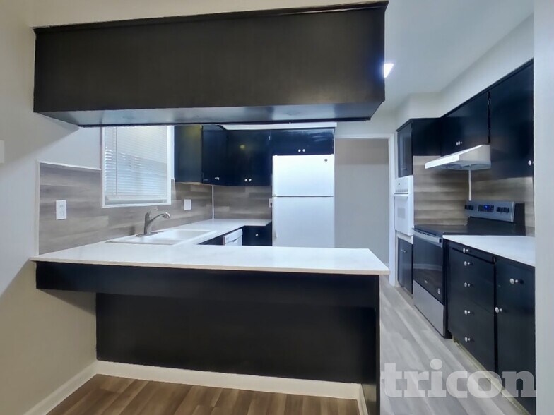 Building Photo - 2340 Logan Way