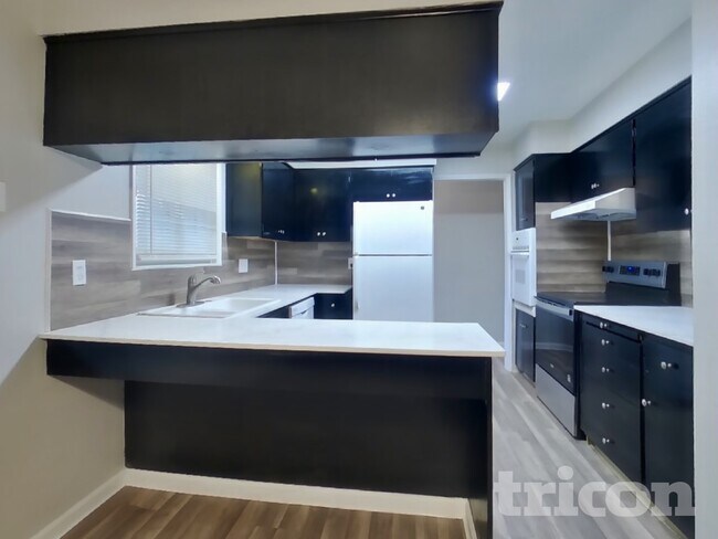 Building Photo - 2340 Logan Way