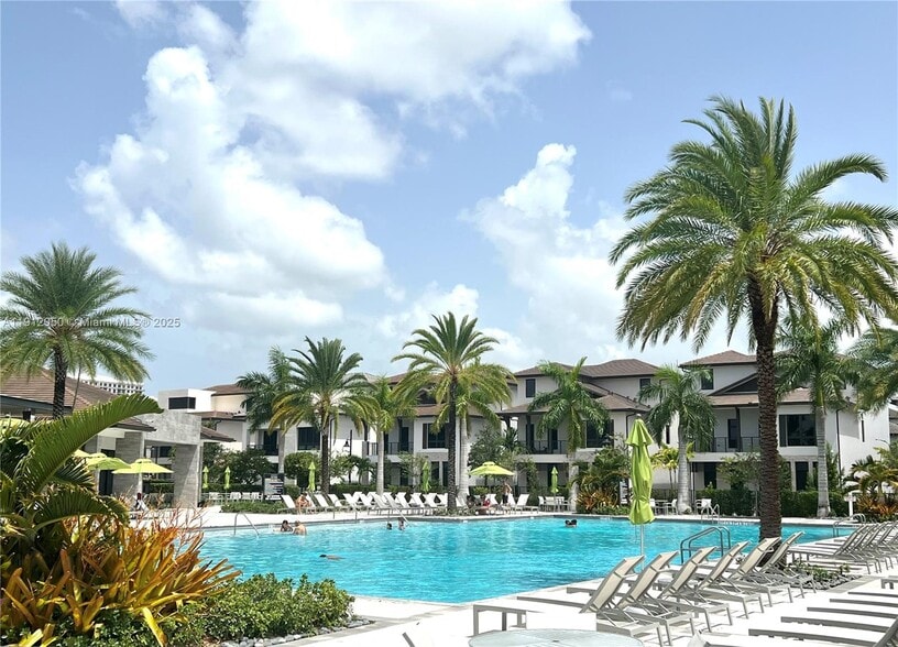 Building Photo - 4670 NW 84th Ave