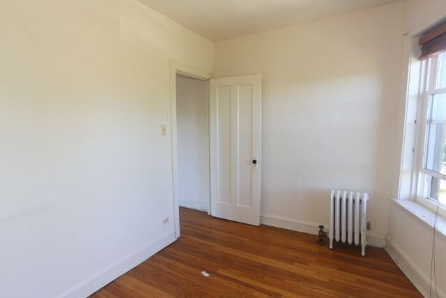 Building Photo - 4216 N Clark St