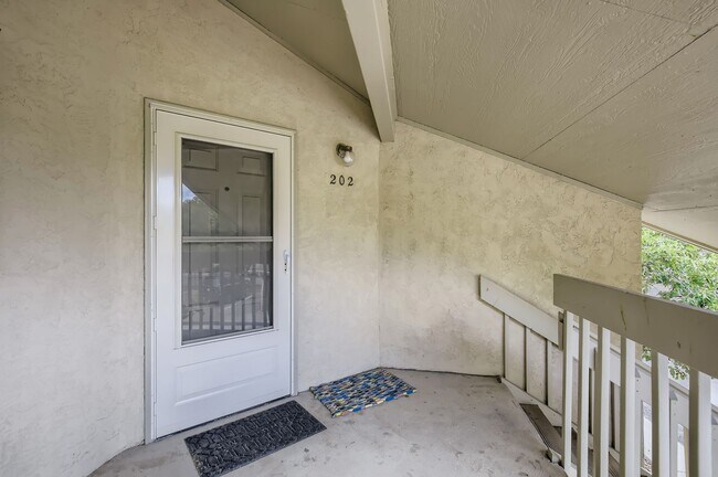 Building Photo - Turnkey 2 BDR/2BA Boulder Condo